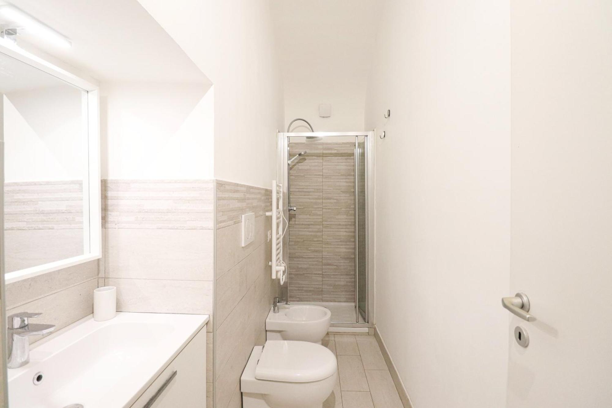 Appartamento Centro 10 Min - Confortevole - Metro 5 Min Roma